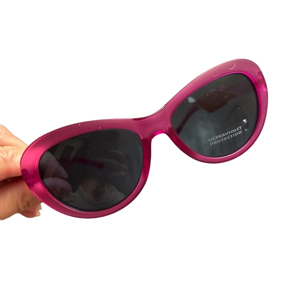 Accessories - Pink oval shaped women’s pink sunglass retro new‎ barbiecore